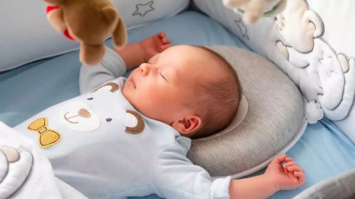 آیا استفاده از بالش برای خردسالان توصیه می شود یا خیر؟